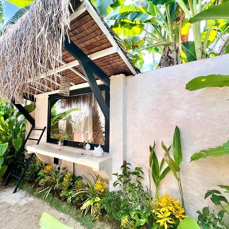 Secret Pool Villa Tuason Beach 卢纳将军城 外观 照片
