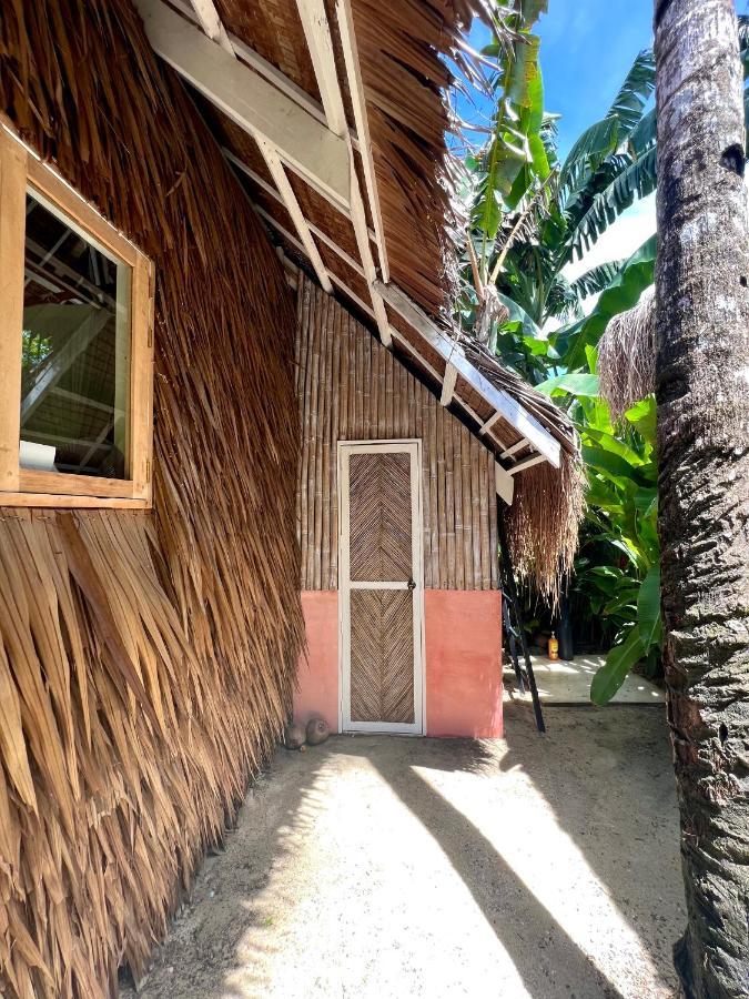 Secret Pool Villa Tuason Beach 卢纳将军城 外观 照片
