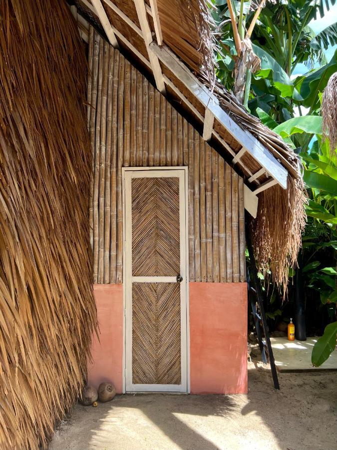 Secret Pool Villa Tuason Beach 卢纳将军城 外观 照片