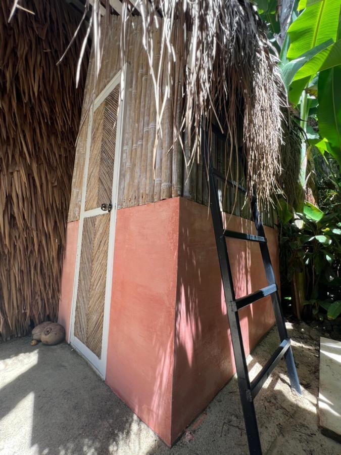 Secret Pool Villa Tuason Beach 卢纳将军城 外观 照片